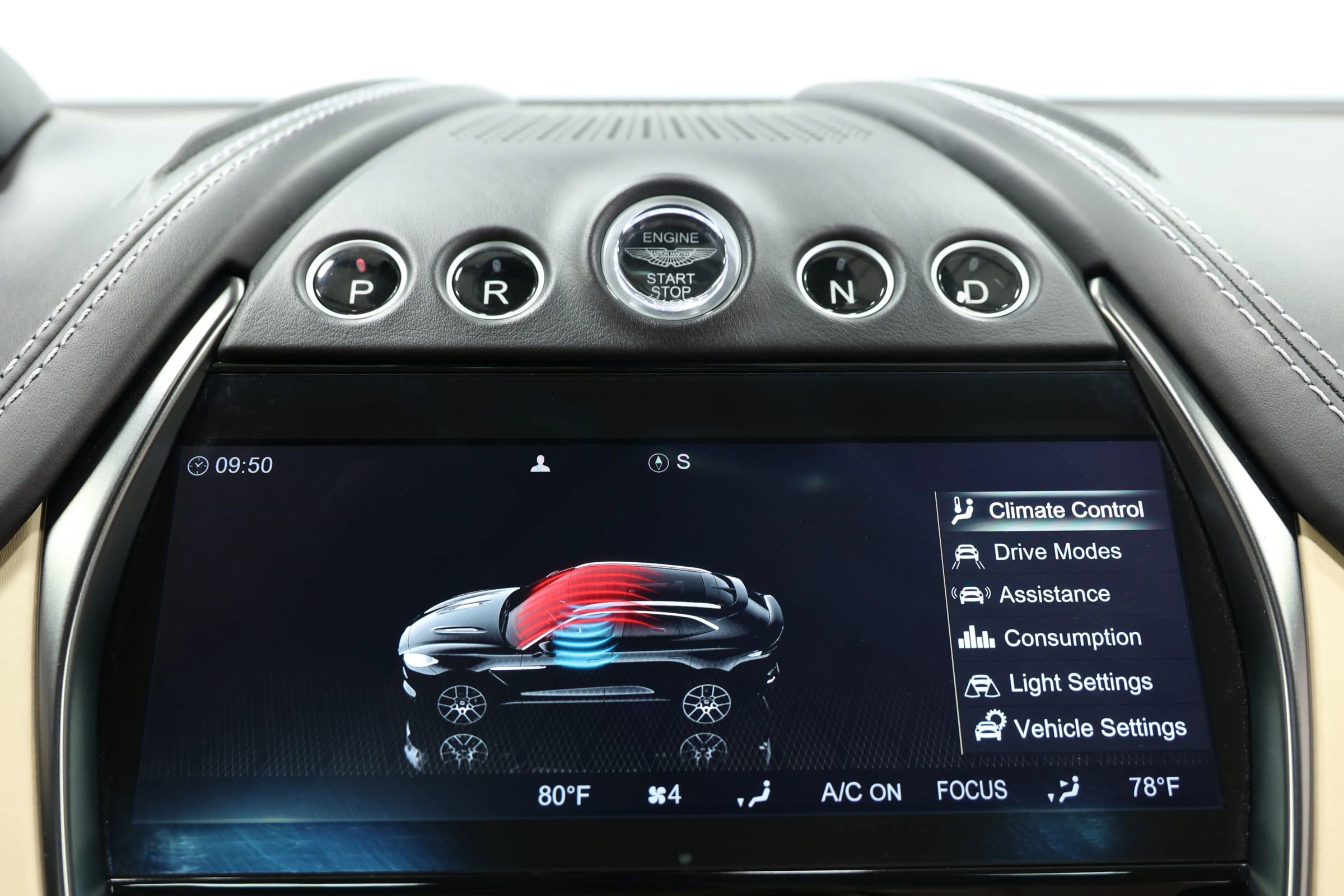 Used 2021 Aston Martin DBX image 39