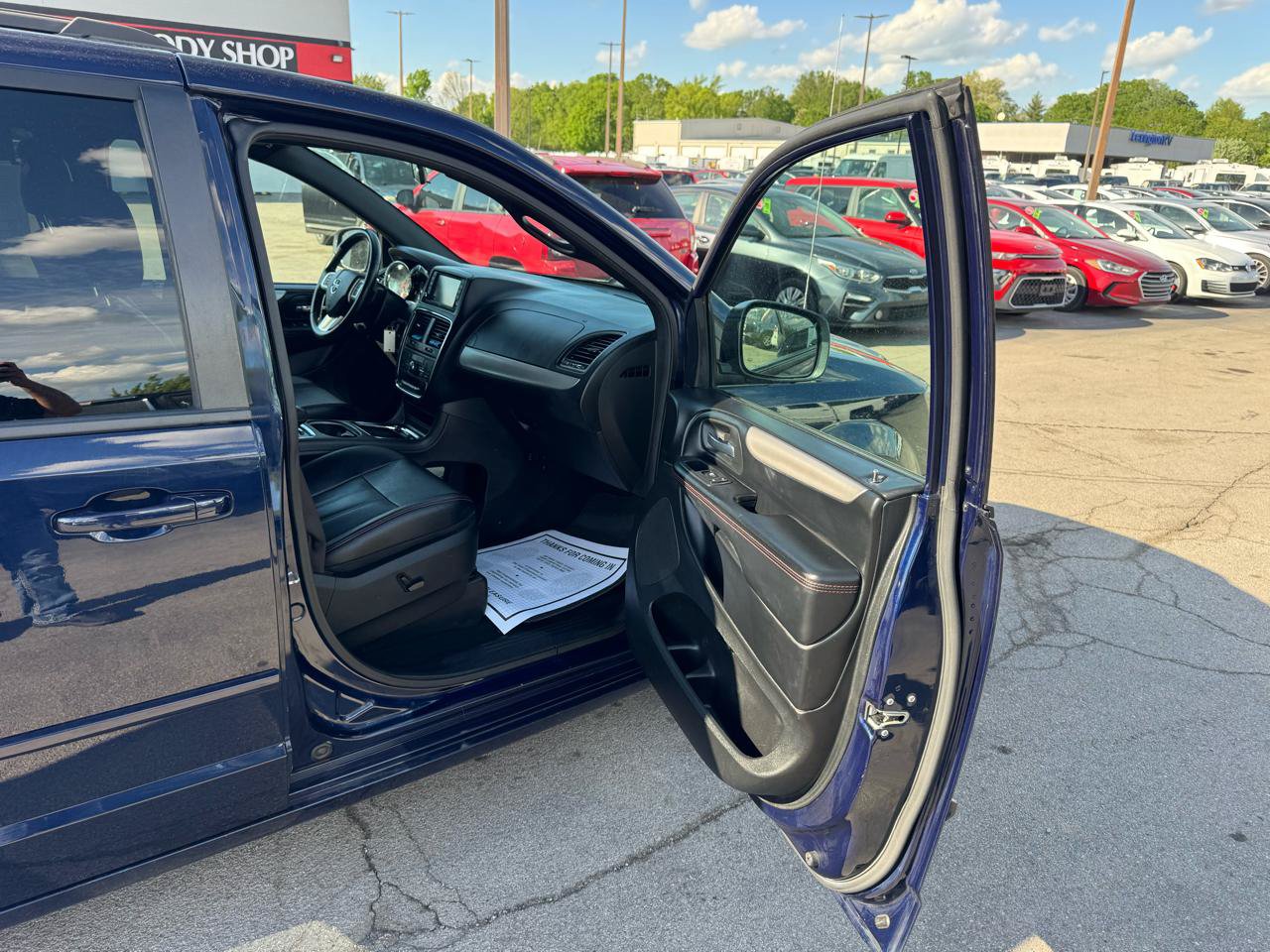 Used 2016 Dodge Grand Caravan R/T FWD image 9