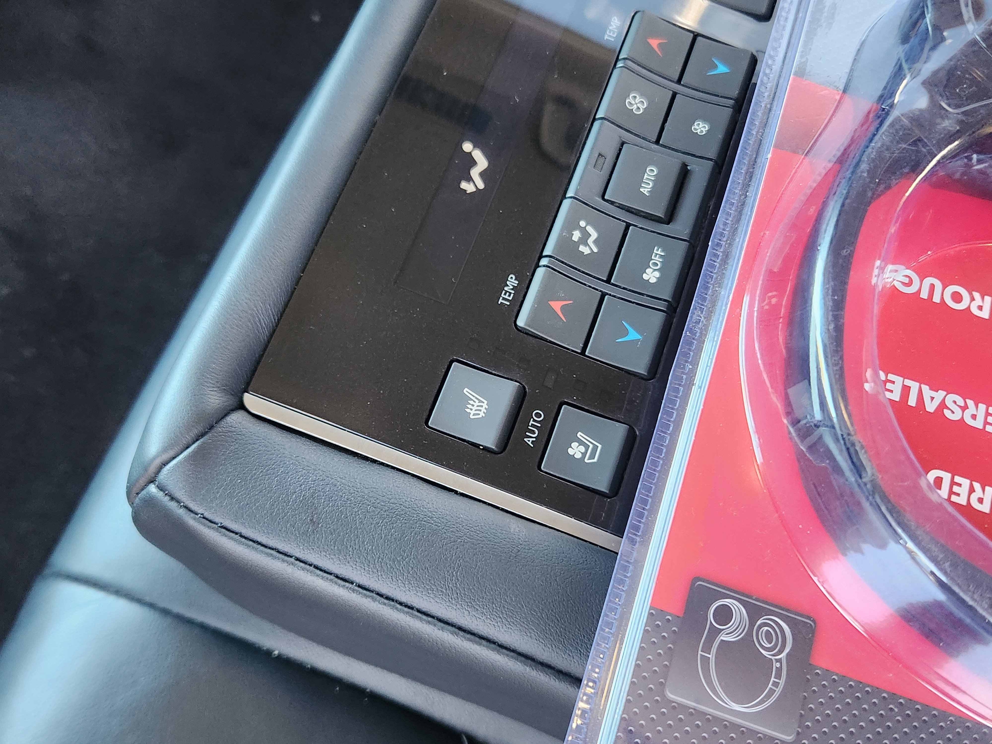 Used 2017 Lexus LX 570 4WD w/ Luxury Package image 17