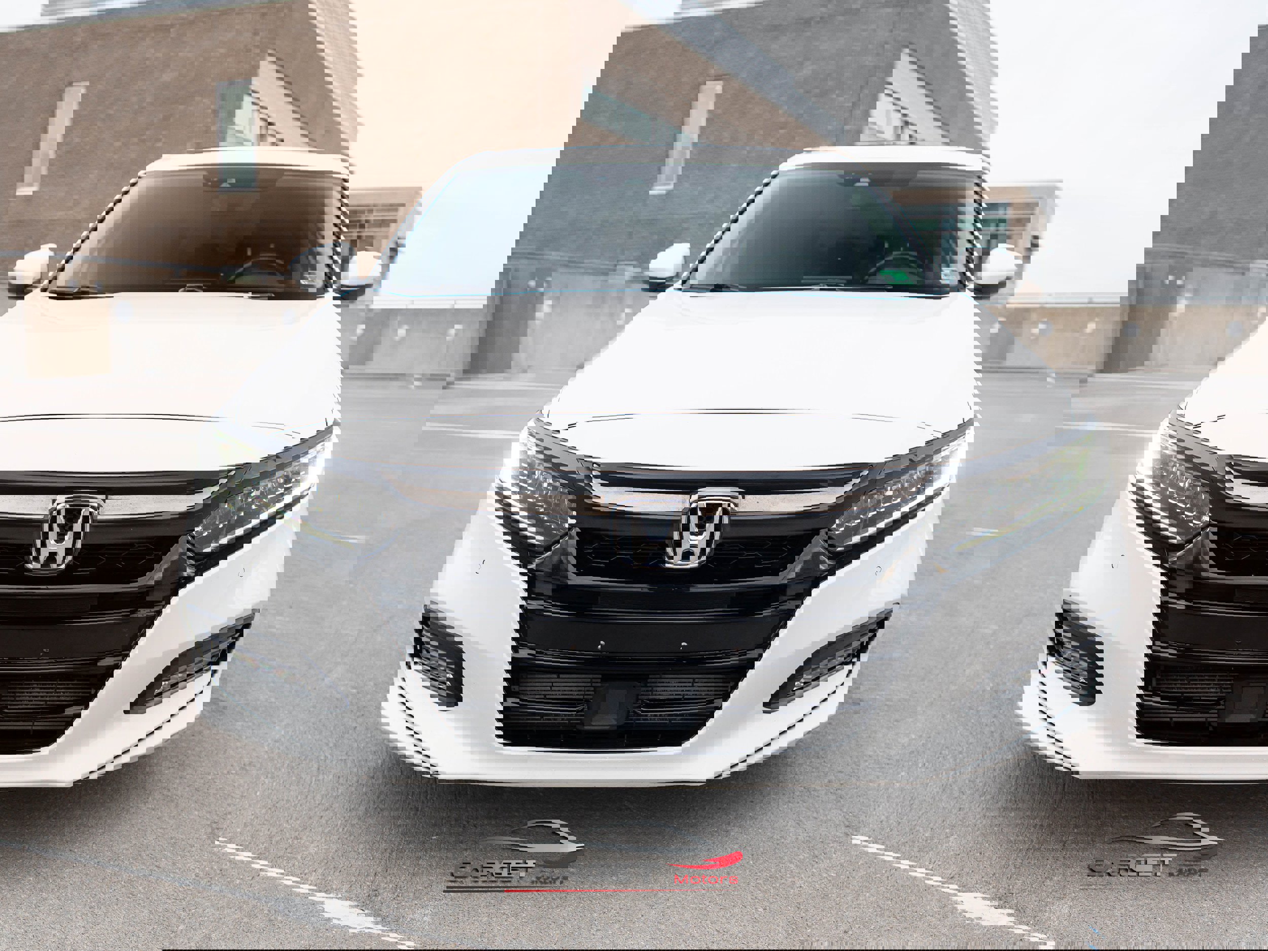 Used 2018 Honda Accord Touring image 2