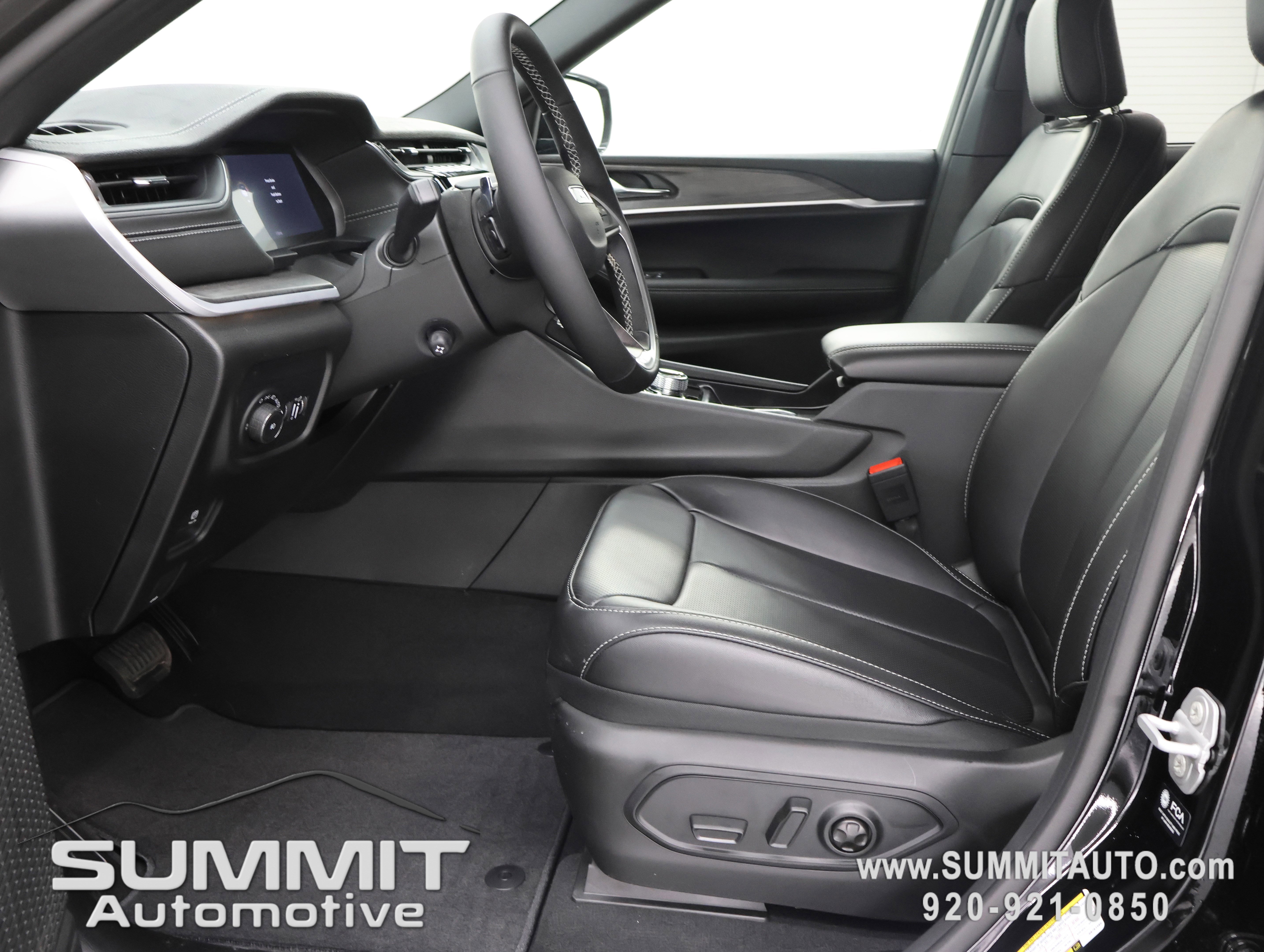 New 2025 Jeep Grand Cherokee Limited w/ Luxury Tech Group II AWD/4WD image 7