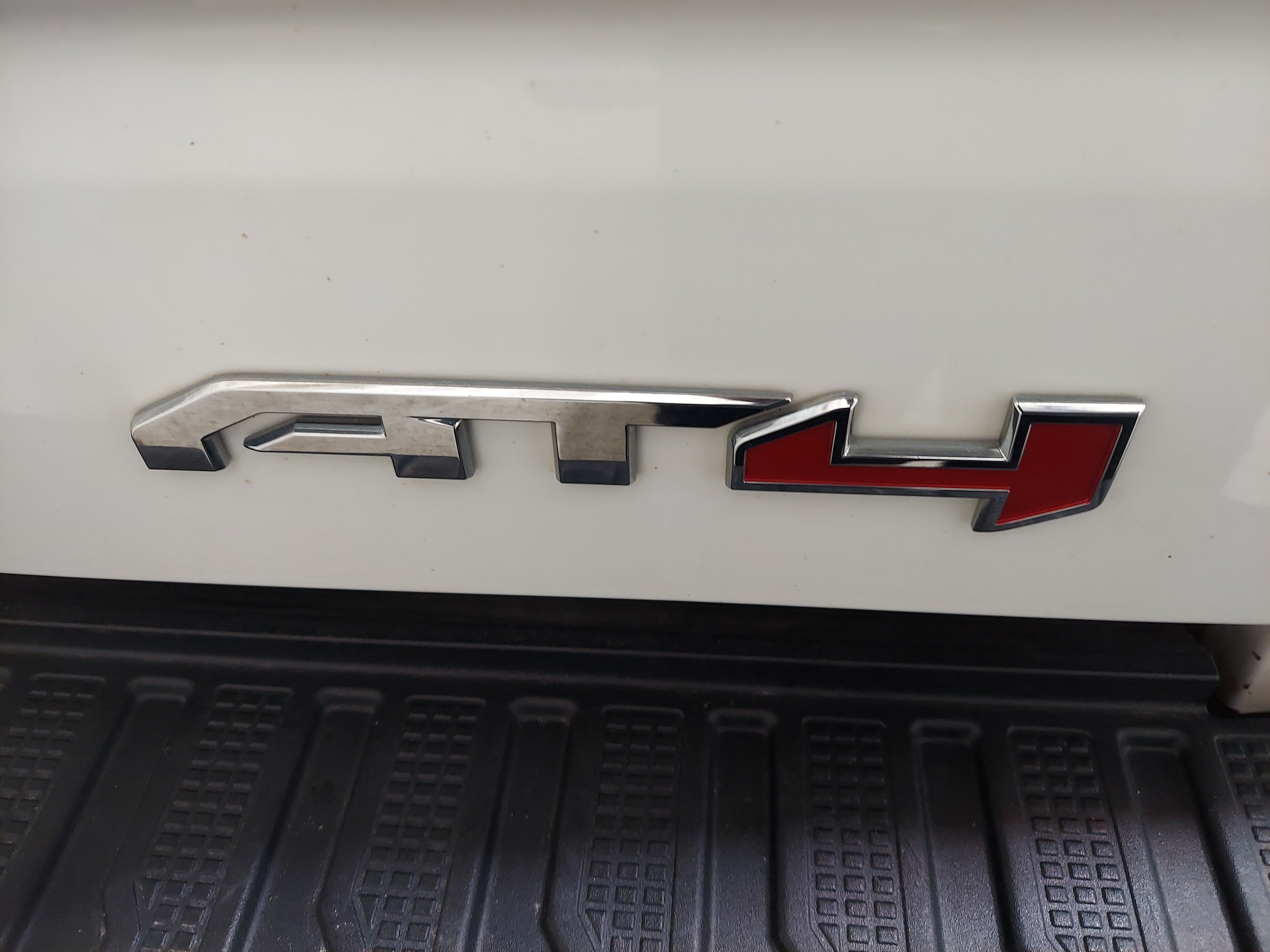 Used 2024 GMC Sierra 1500 AT4 w/ AT4 Premium Package AWD/4WD image 5