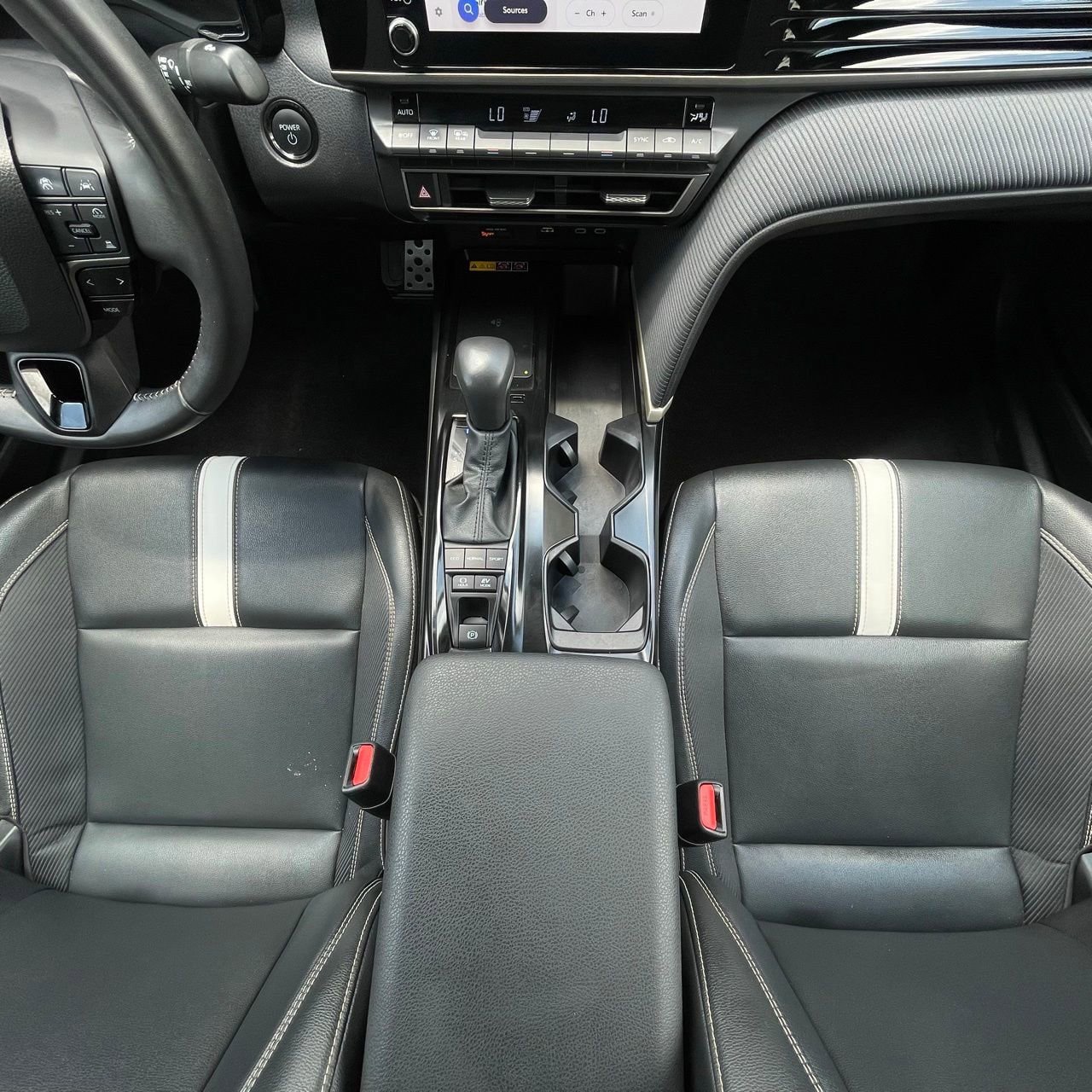 Used 2025 Toyota Camry SE FWD image 20