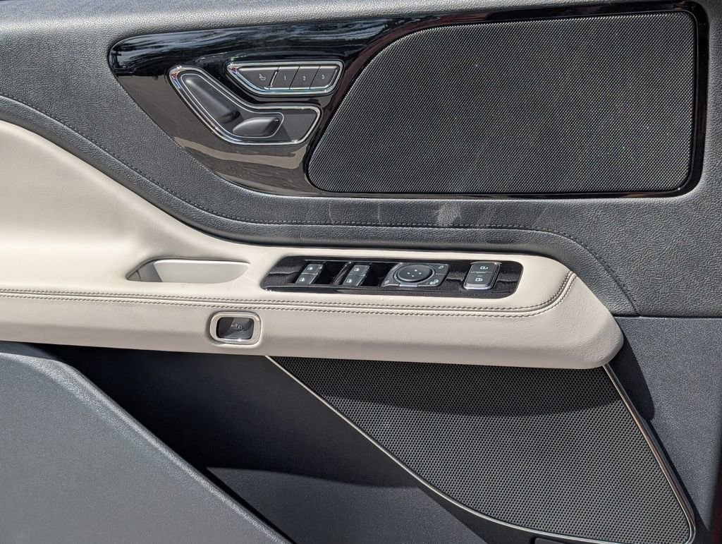 New 2026 Lincoln Aviator 2WD image 22