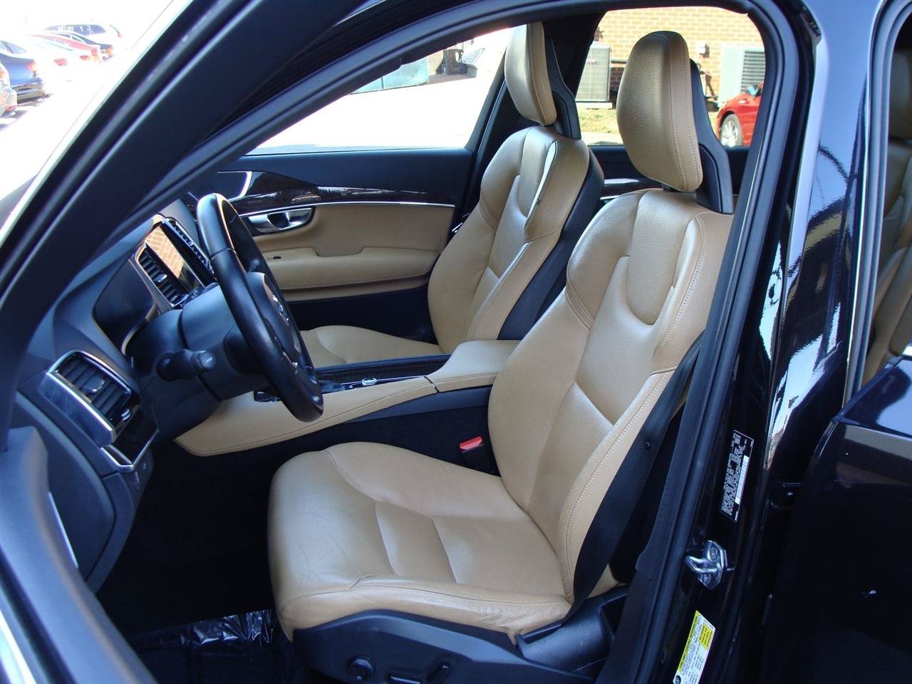 Used 2016 Volvo XC90 T6 Momentum w/ Momentum Plus Package AWD/4WD image 7