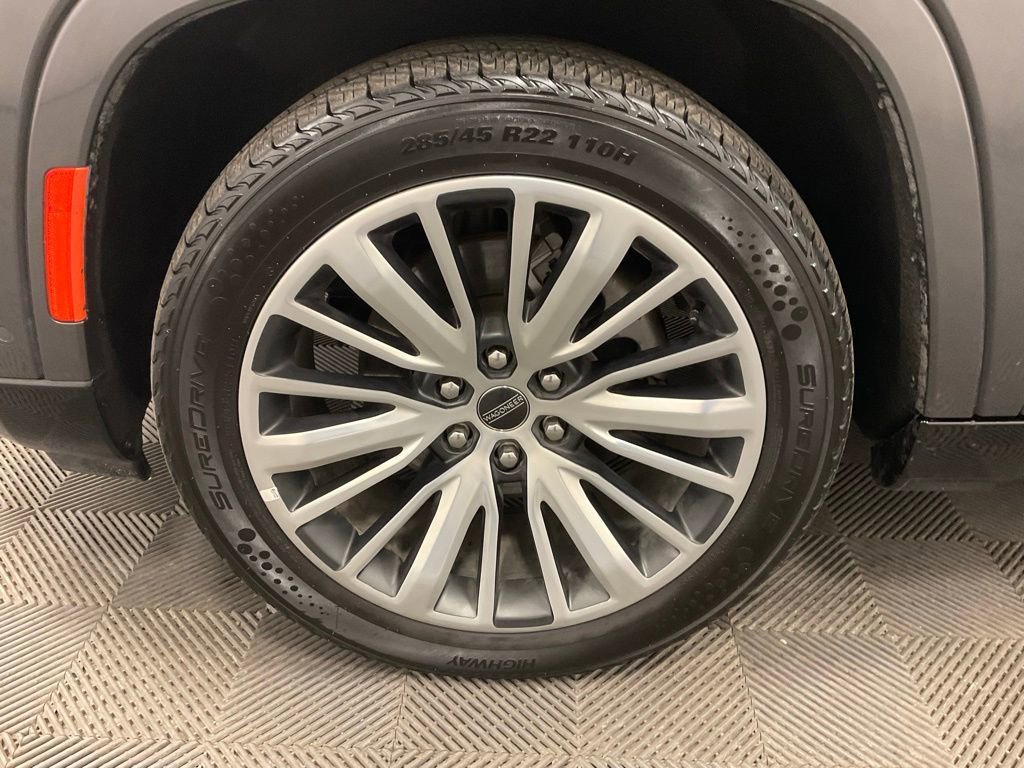 Used 2024 Jeep Grand Wagoneer L Series III image 9