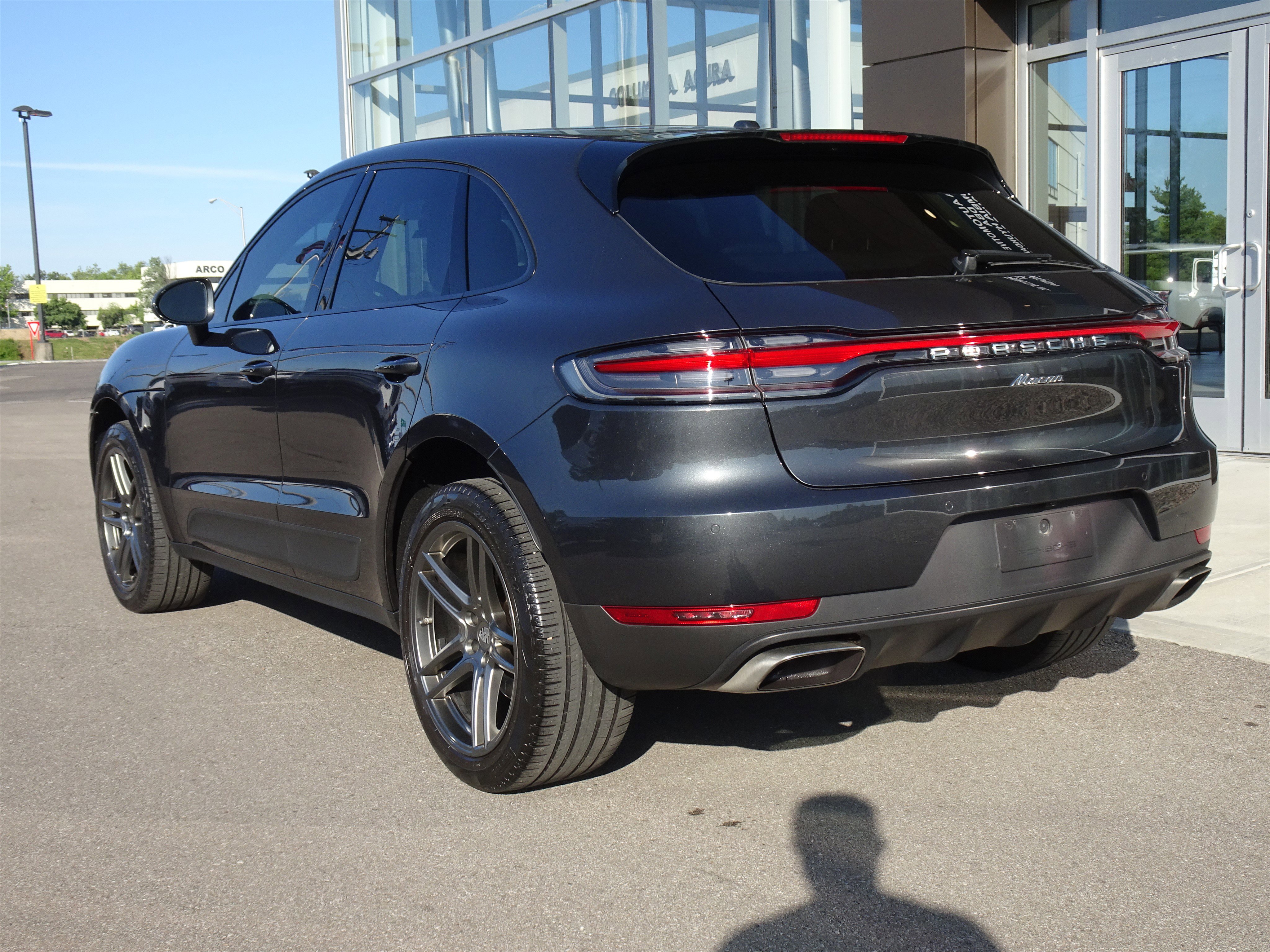 Used 2021 Porsche Macan AWD/4WD image 3