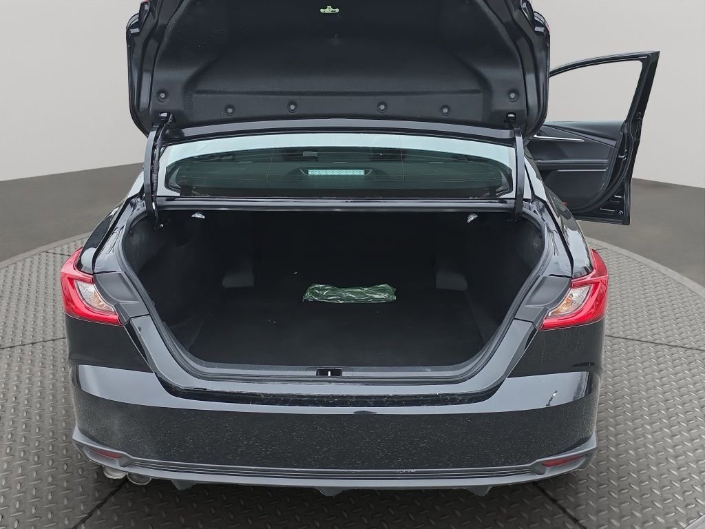 Used 2025 Toyota Camry SE image 20