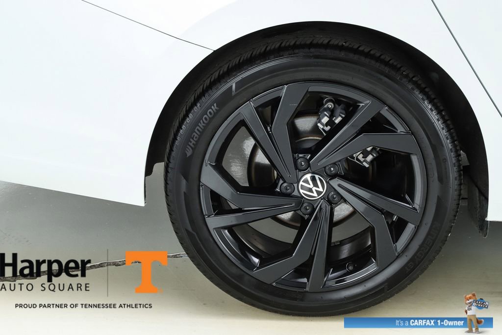 Used 2025 Volkswagen Jetta SE w/ Sunroof Package image 50