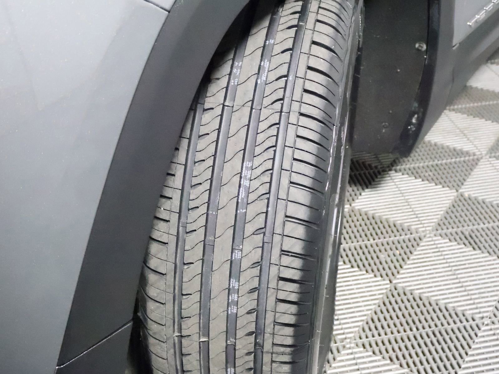 Used 2024 GMC Terrain SLT image 24