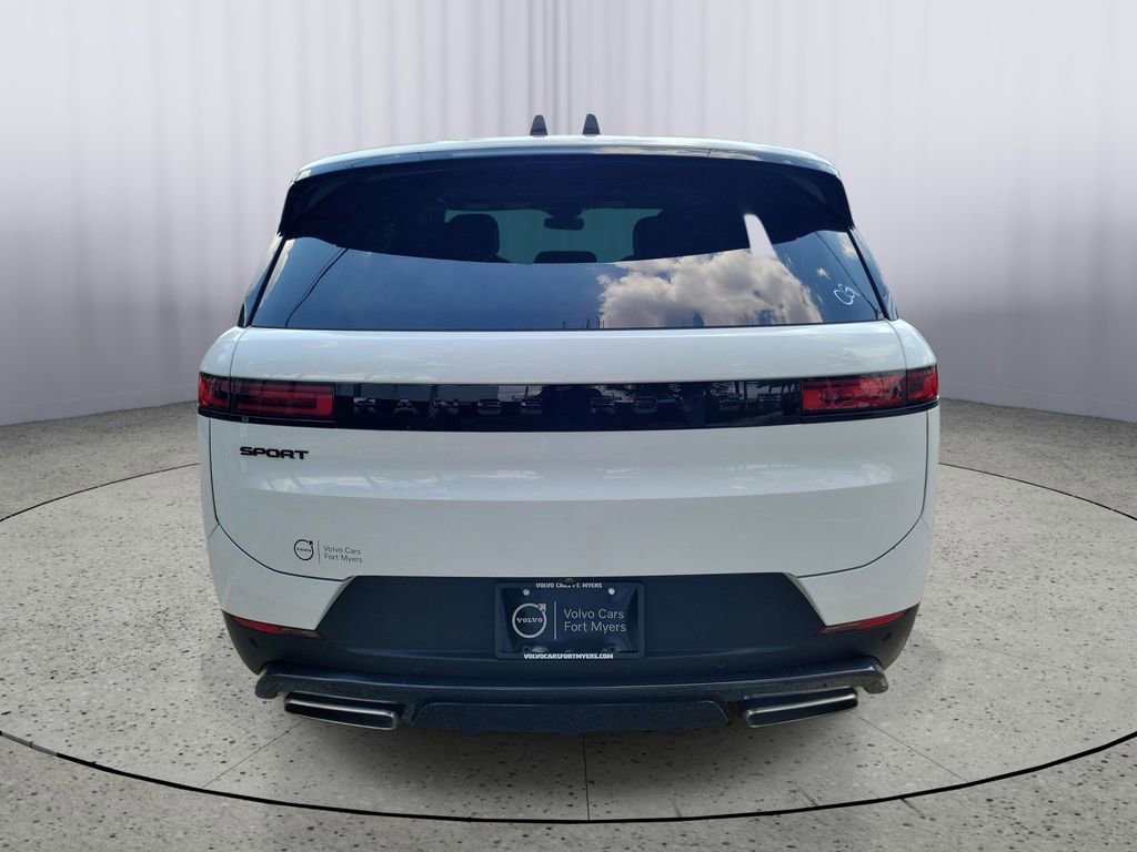 Used 2025 Land Rover Range Rover Sport SE AWD/4WD image 5
