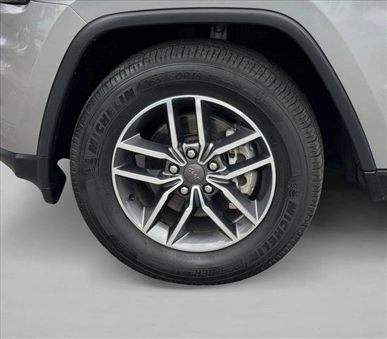Used 2019 Jeep Grand Cherokee Laredo w/ Laredo X Package RWD image 9