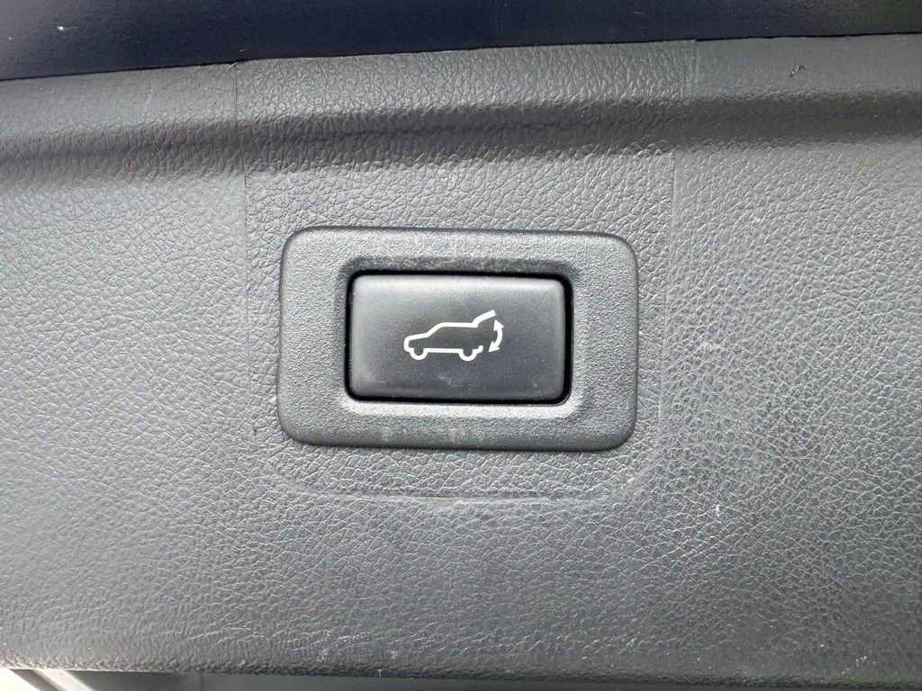 Used 2019 Subaru Outback 3.6R Touring AWD/4WD image 12