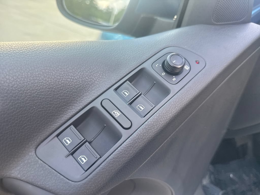 Used 2017 Volkswagen Tiguan S FWD image 14