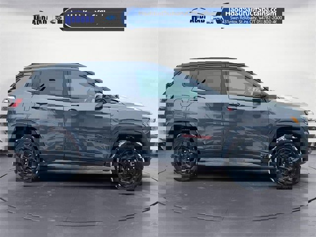 Used 2023 Jeep Compass Trailhawk image 6