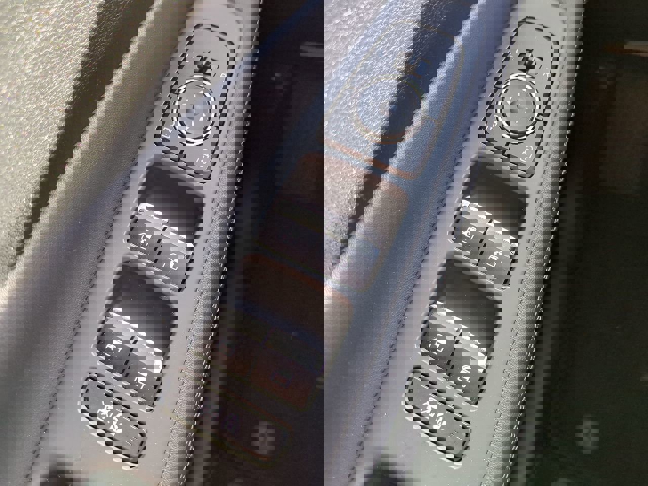 Used 2019 Hyundai Santa Fe Limited image 24