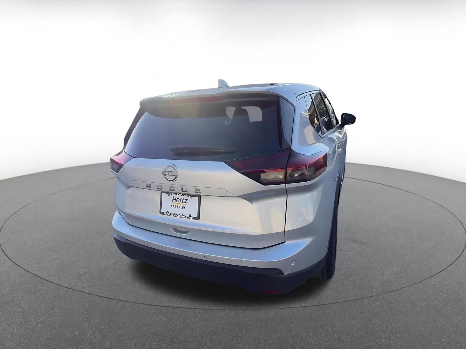 Used 2025 Nissan Rogue SV FWD image 15