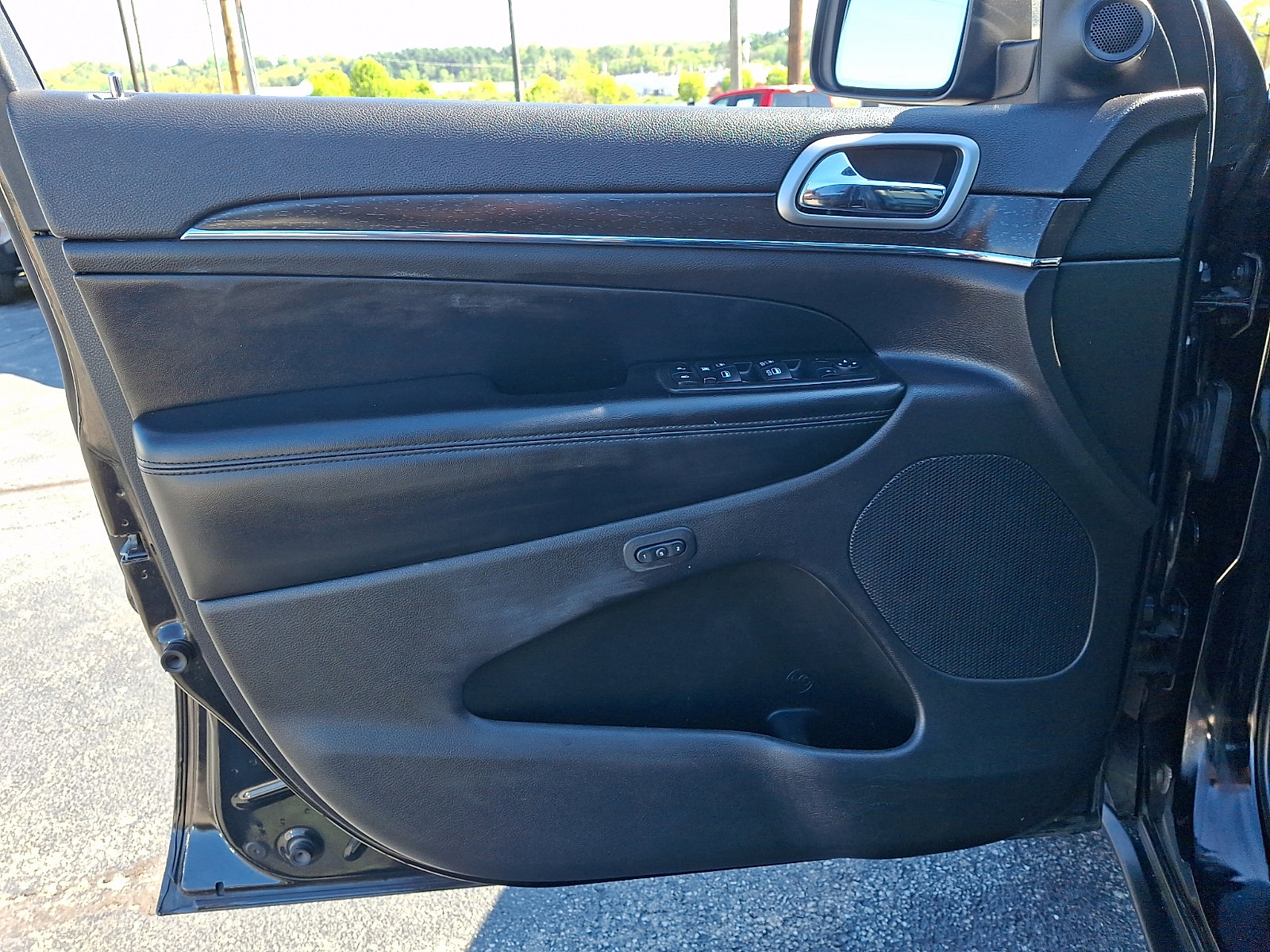 Used 2018 Jeep Grand Cherokee Limited AWD/4WD image 14