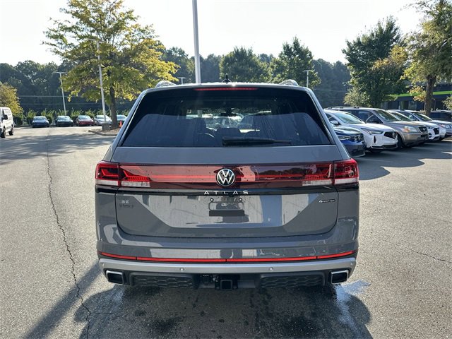 New 2025 Volkswagen Atlas Peak Edition SE image 4