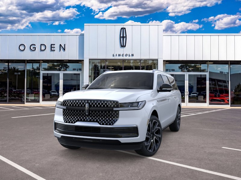 New 2026 Lincoln Navigator L Reserve AWD/4WD image 2