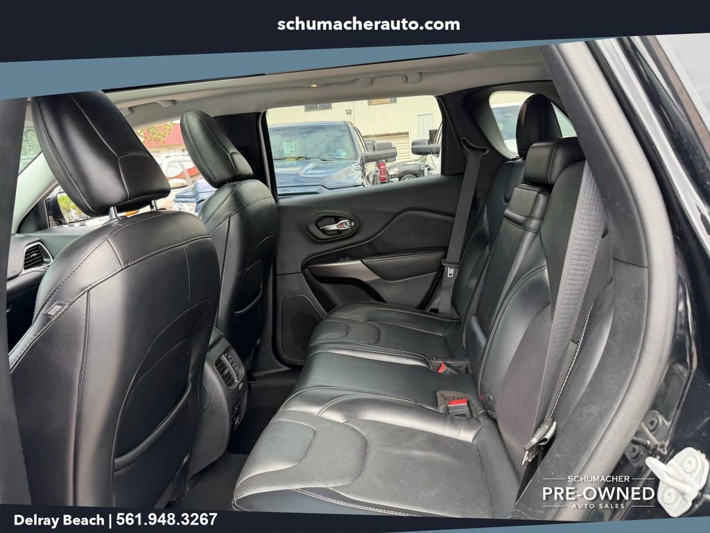 Used 2019 Jeep Cherokee Limited FWD image 13