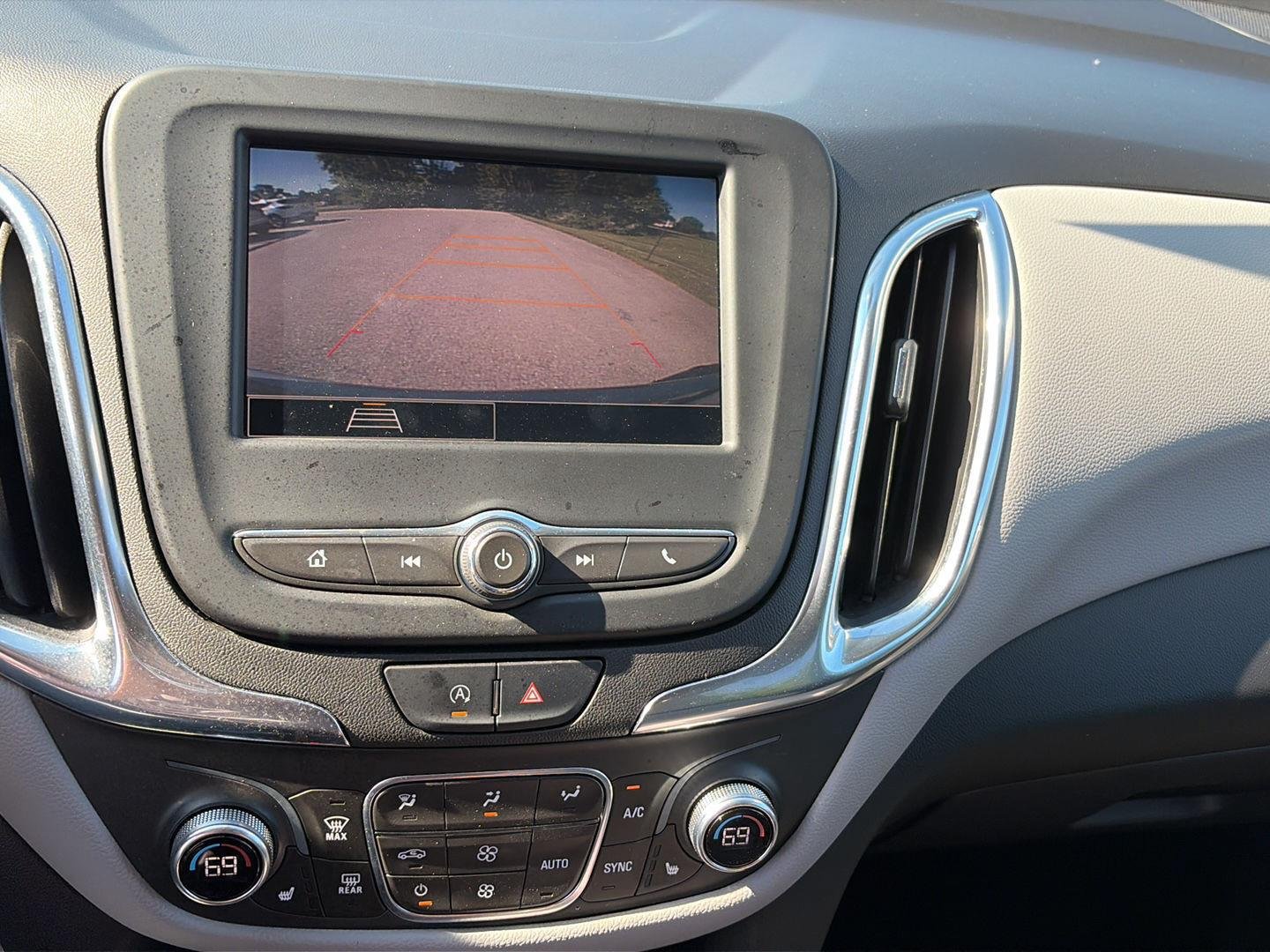 Used 2022 Chevrolet Equinox LT FWD image 23