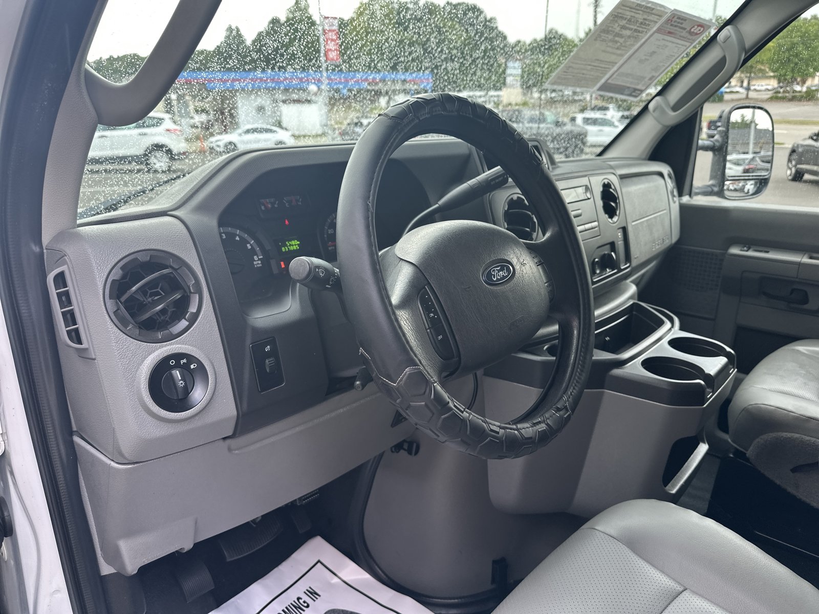 Used 2014 Ford E-250 and Econoline 250 w/ Commercial Cargo Van Package RWD image 13