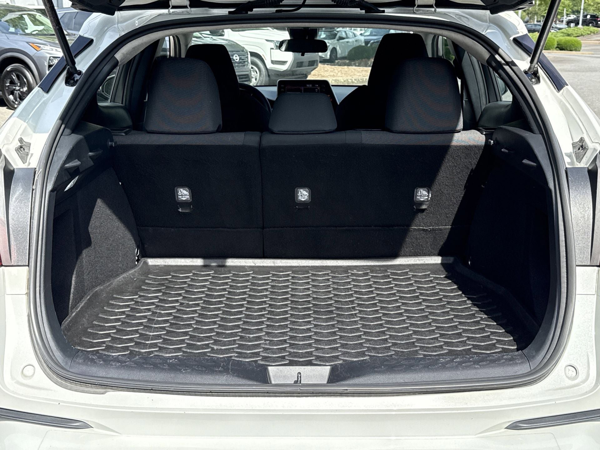 Used 2021 Toyota C-HR LE FWD image 19