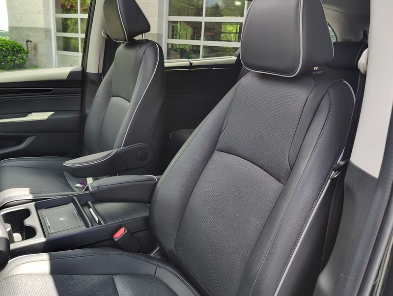 Used 2025 Honda Odyssey Elite image 16