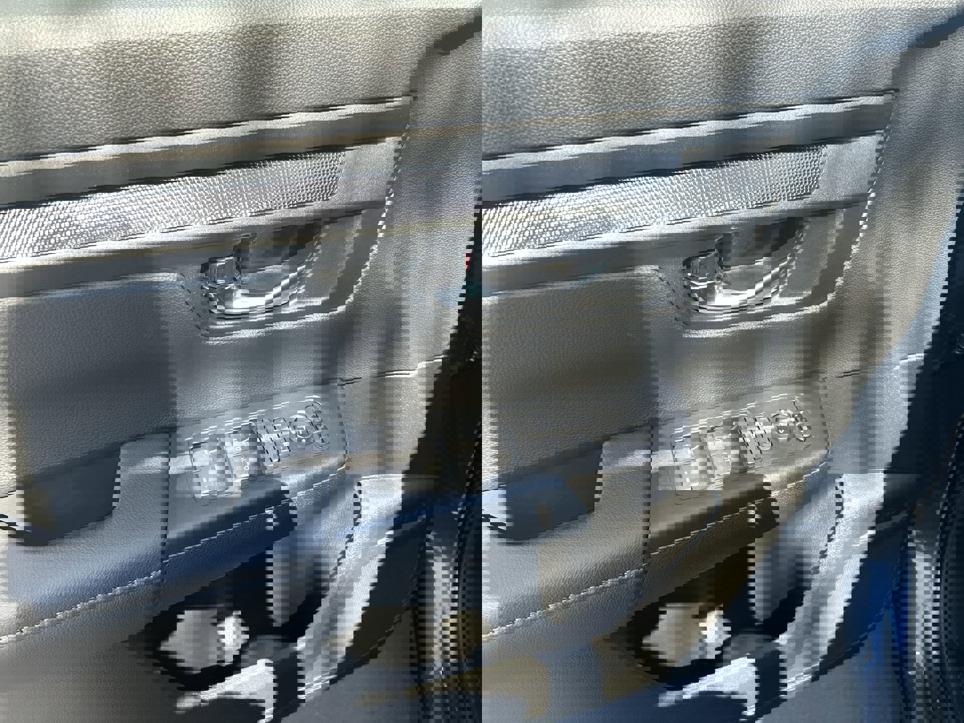 Certified 2025 Honda CR-V EX image 15