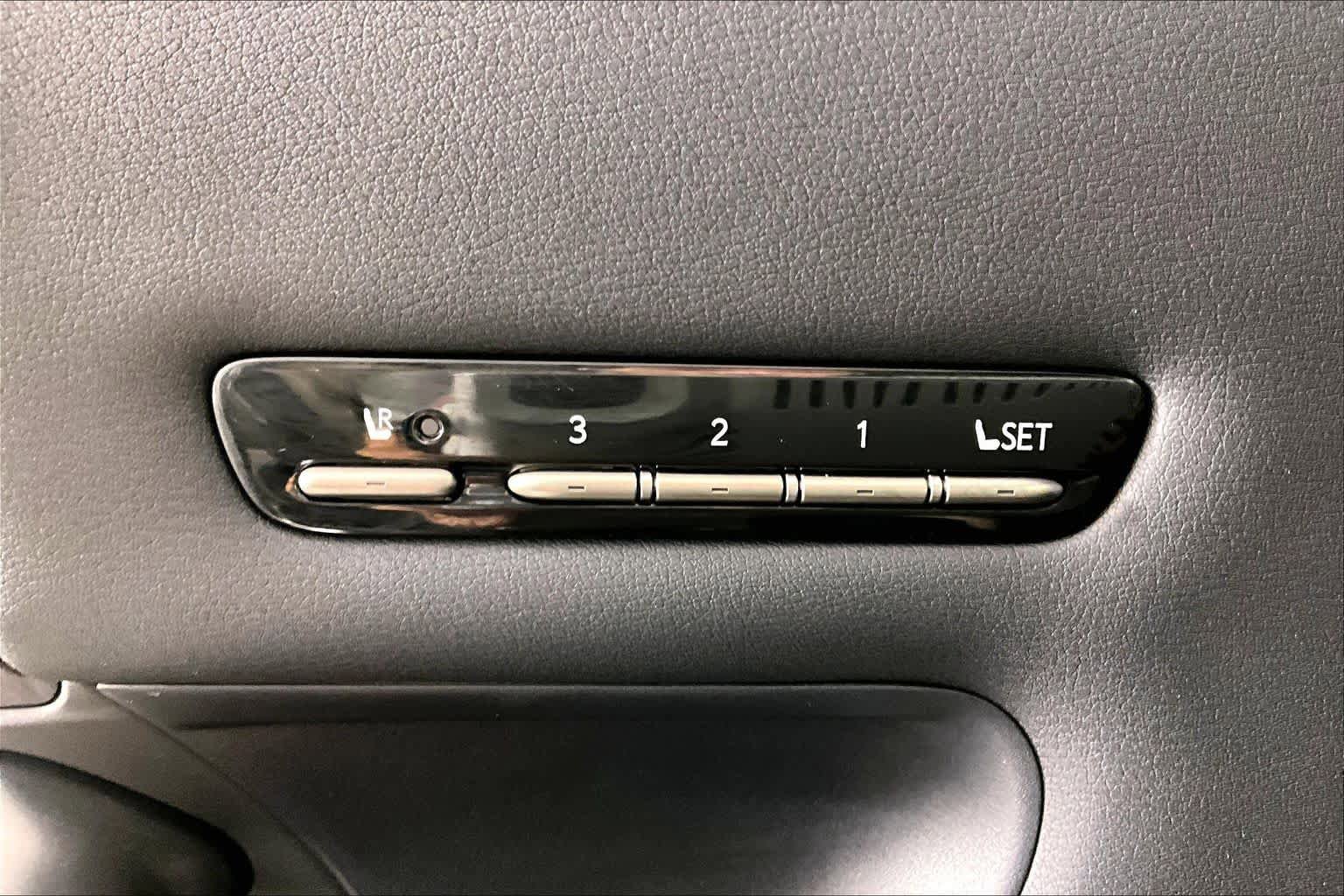 Used 2021 Lexus LS 500 w/ Interior Upgrade Package RWD image 34