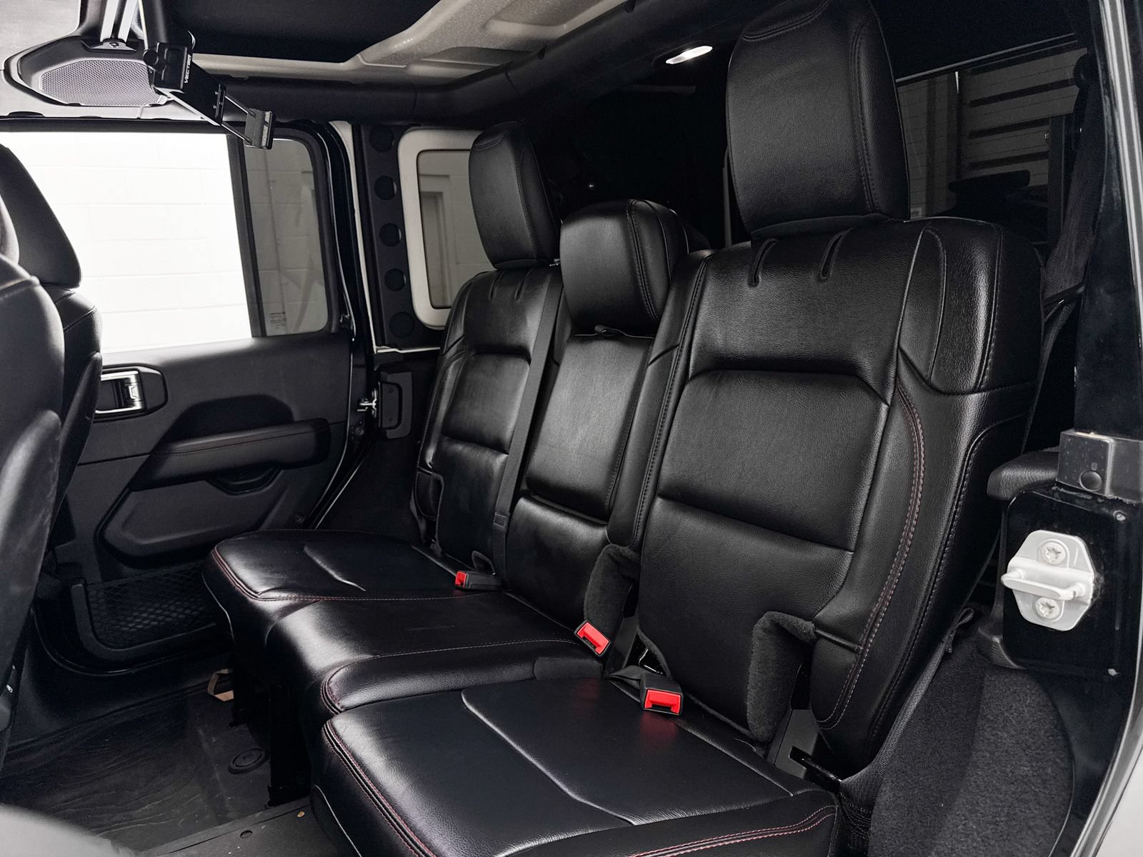 Used 2021 Jeep Wrangler Unlimited Rubicon AWD/4WD image 29