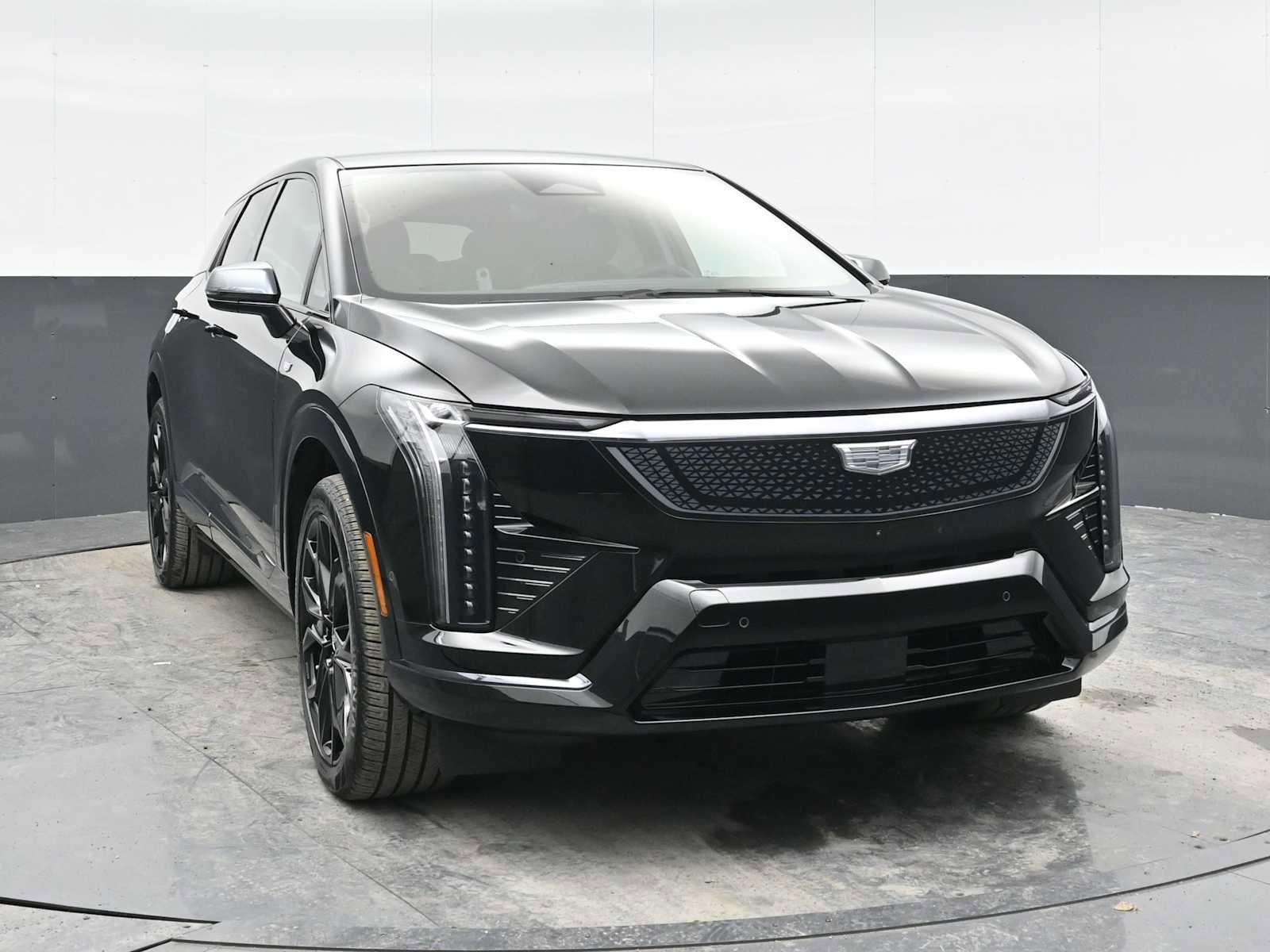 New 2025 Cadillac Optiq Sport 2 w/ LPO, ONYX Package image 8