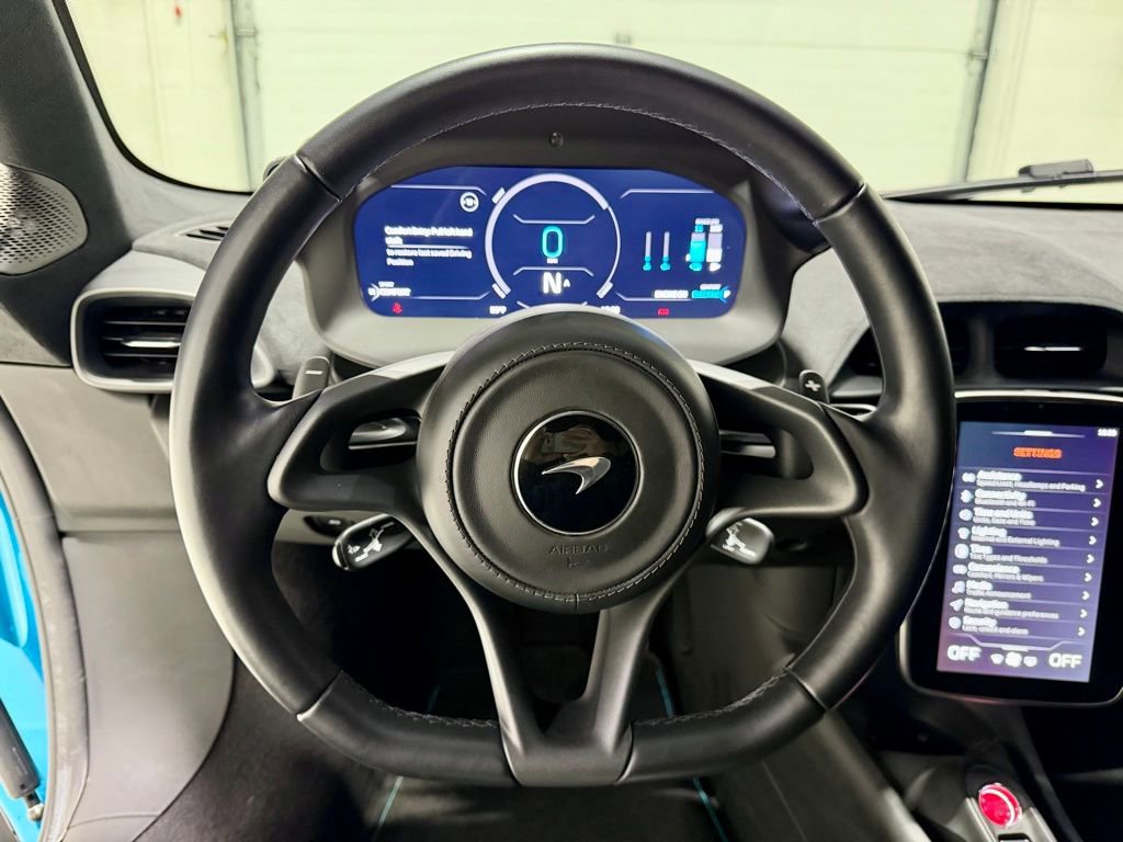 Used 2023 McLaren Artura image 36