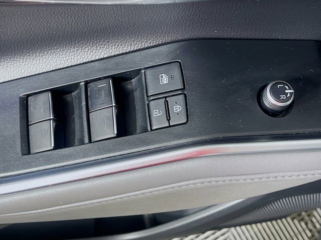 Used 2021 Toyota Highlander Platinum image 19