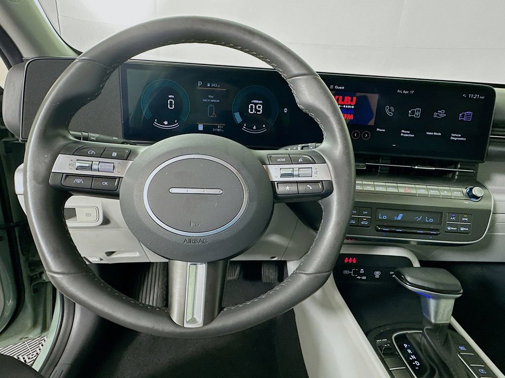 Certified 2025 Hyundai Kona SEL image 11