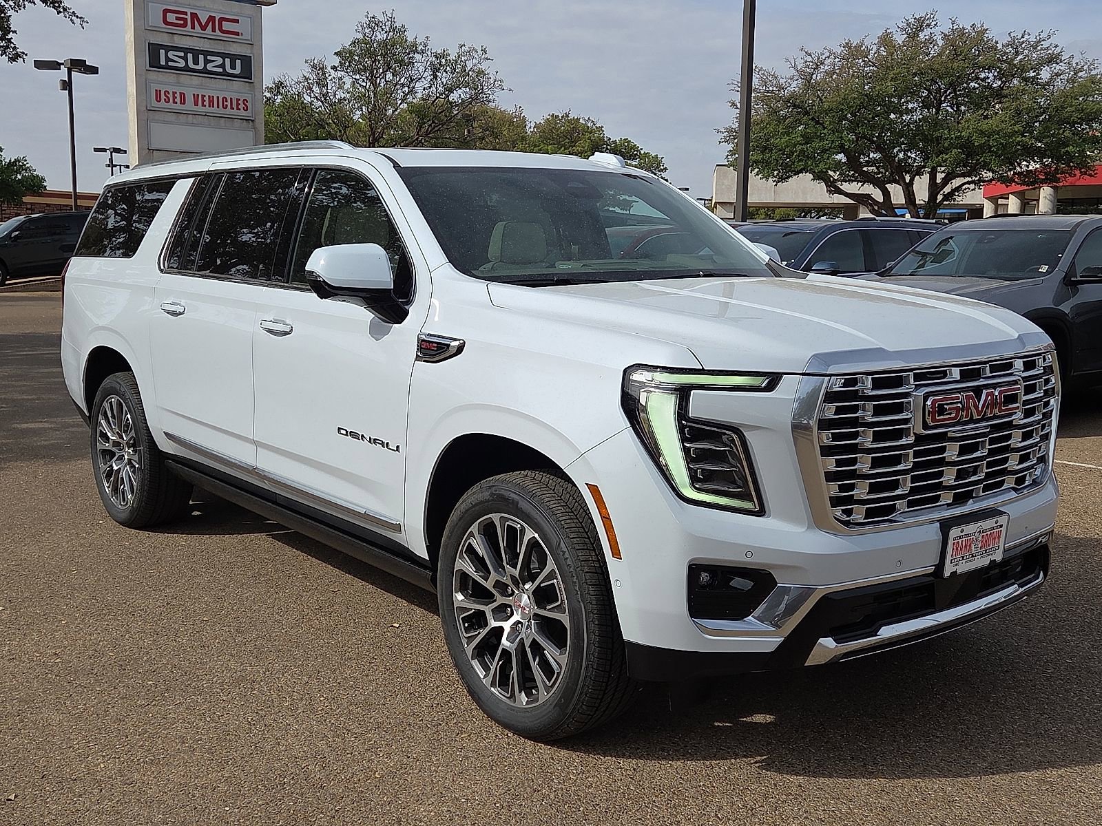 New 2026 GMC Yukon XL Denali w/ Denali Reserve Package AWD/4WD image 5