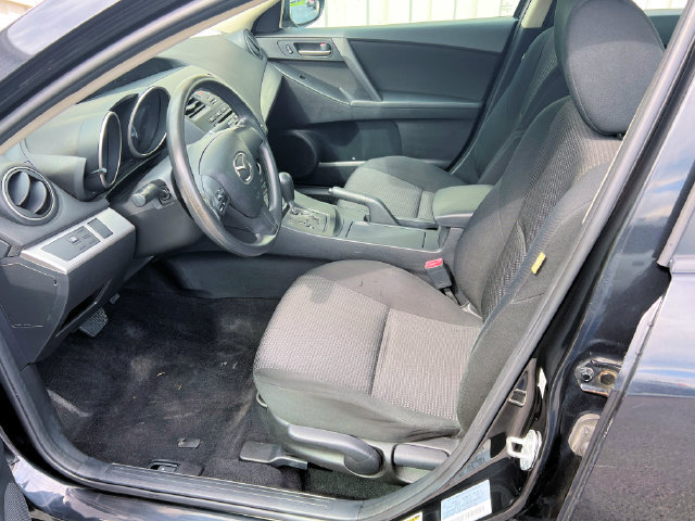 Used 2013 MAZDA MAZDA3 i SV w/ Convenience Pkg FWD image 10