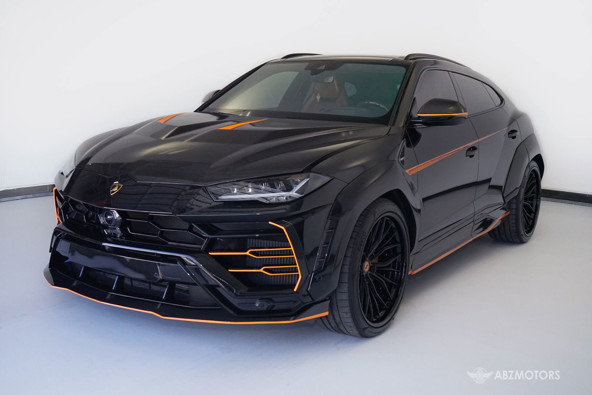 Used 2021 Lamborghini Urus image 2