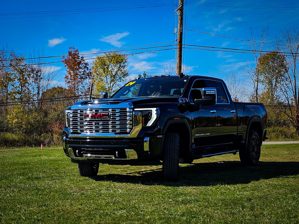 Used 2024 GMC Sierra 2500 Denali w/ Snow Plow Prep/Camper Package AWD/4WD image 10