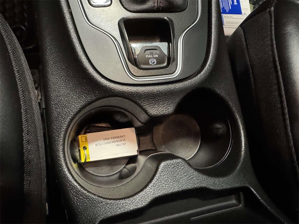 Used 2022 Jeep Cherokee Trailhawk image 24