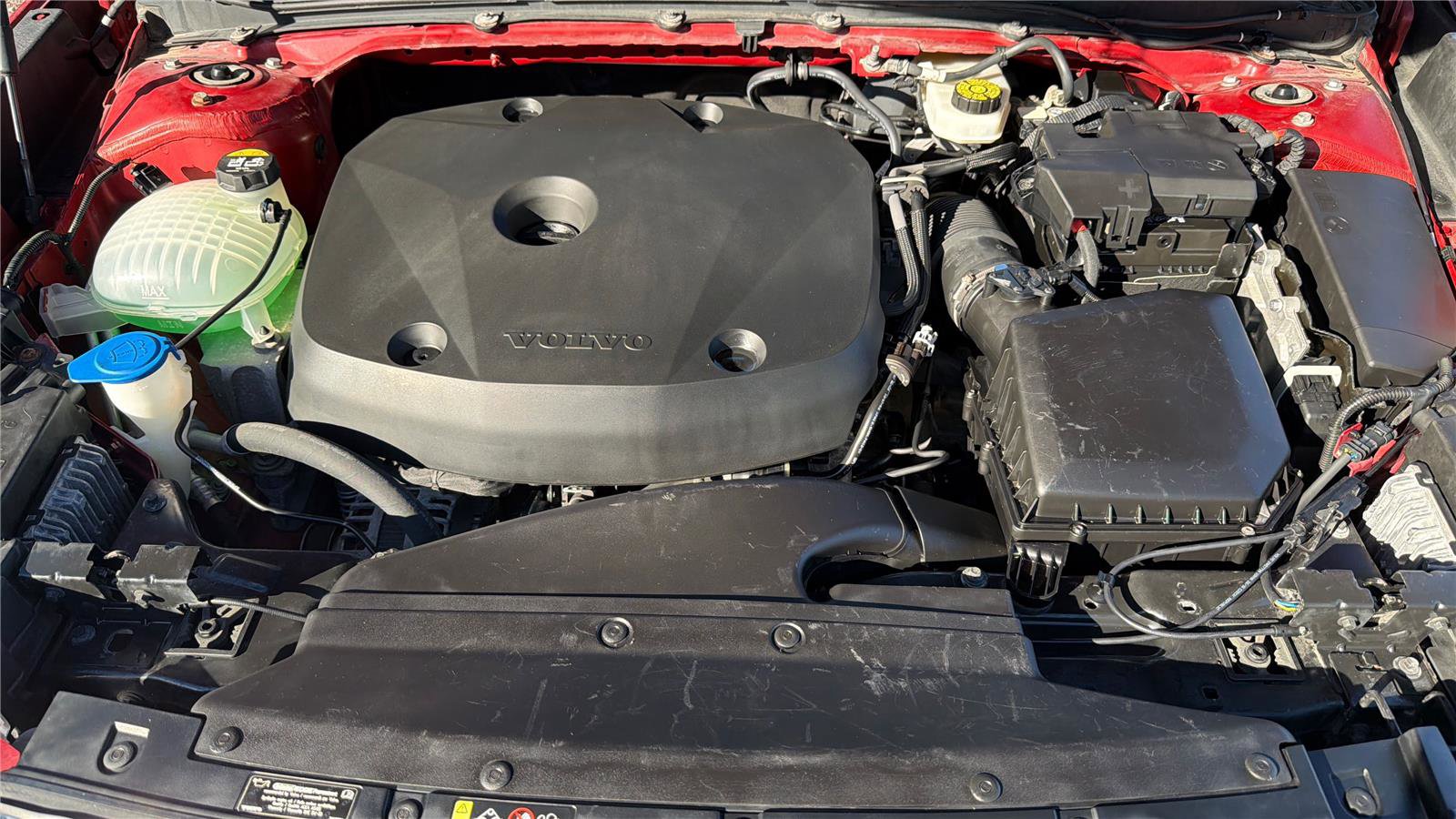 Used 2019 Volvo XC40 T5 Momentum image 17