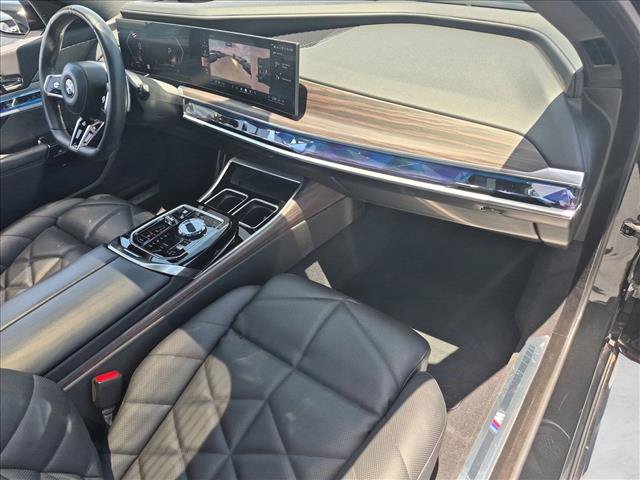 Used 2023 BMW 740i w/ Parking Assistance Package RWD image 23