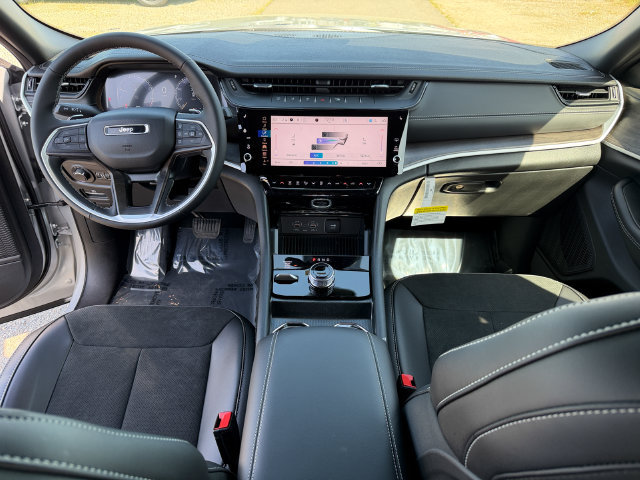 New 2026 Jeep Grand Cherokee Altitude AWD/4WD image 24