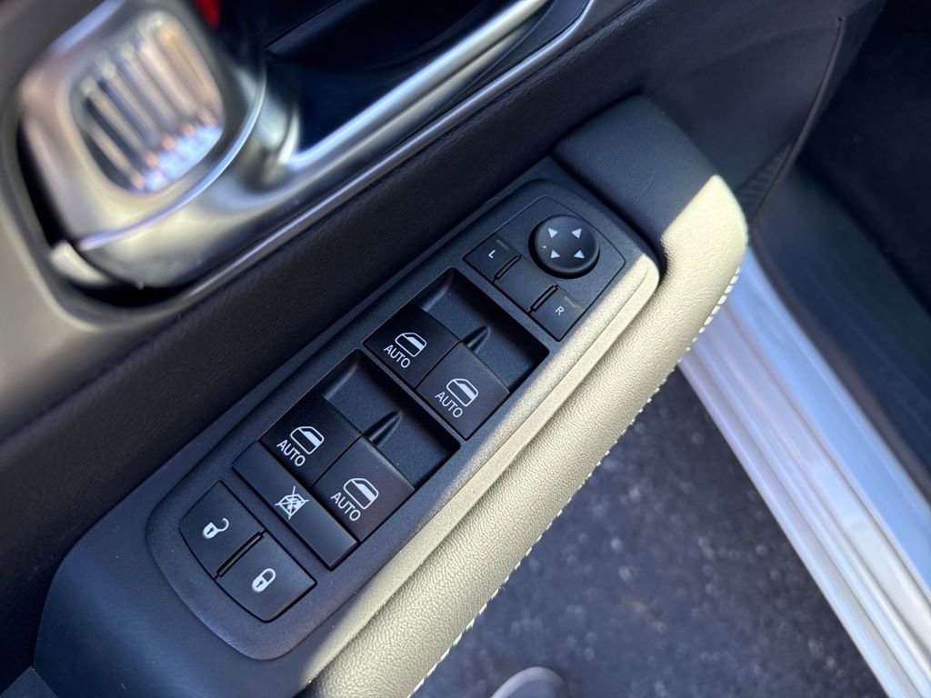 New 2026 Chrysler Pacifica Select image 13