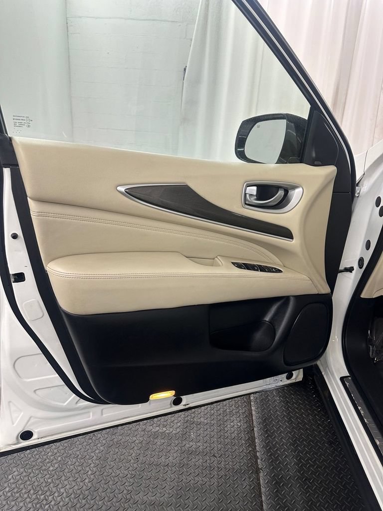Used 2019 INFINITI QX60 Pure AWD/4WD image 8
