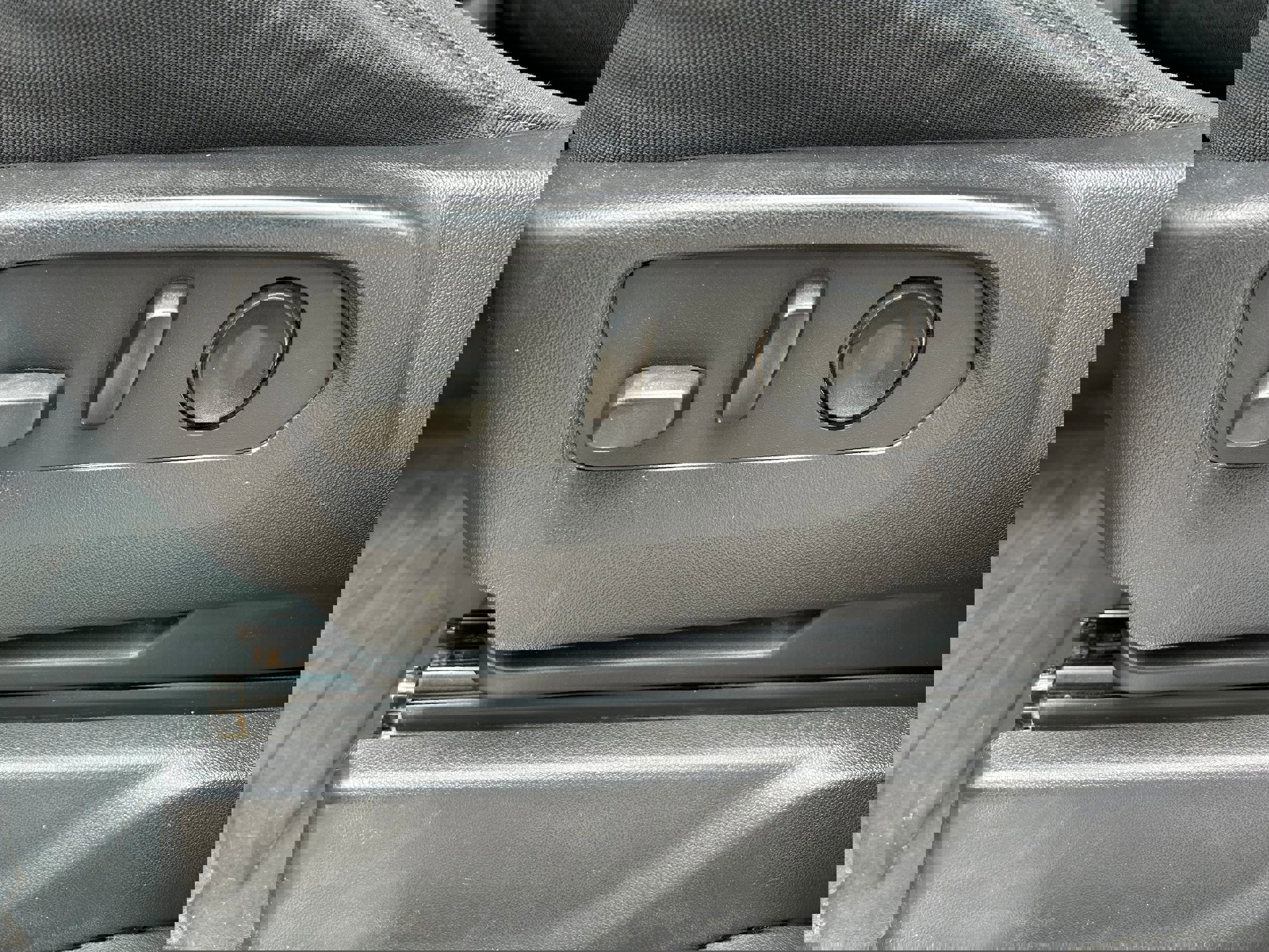 Used 2024 Chevrolet Silverado 2500 LT w/ Convenience Package image 10