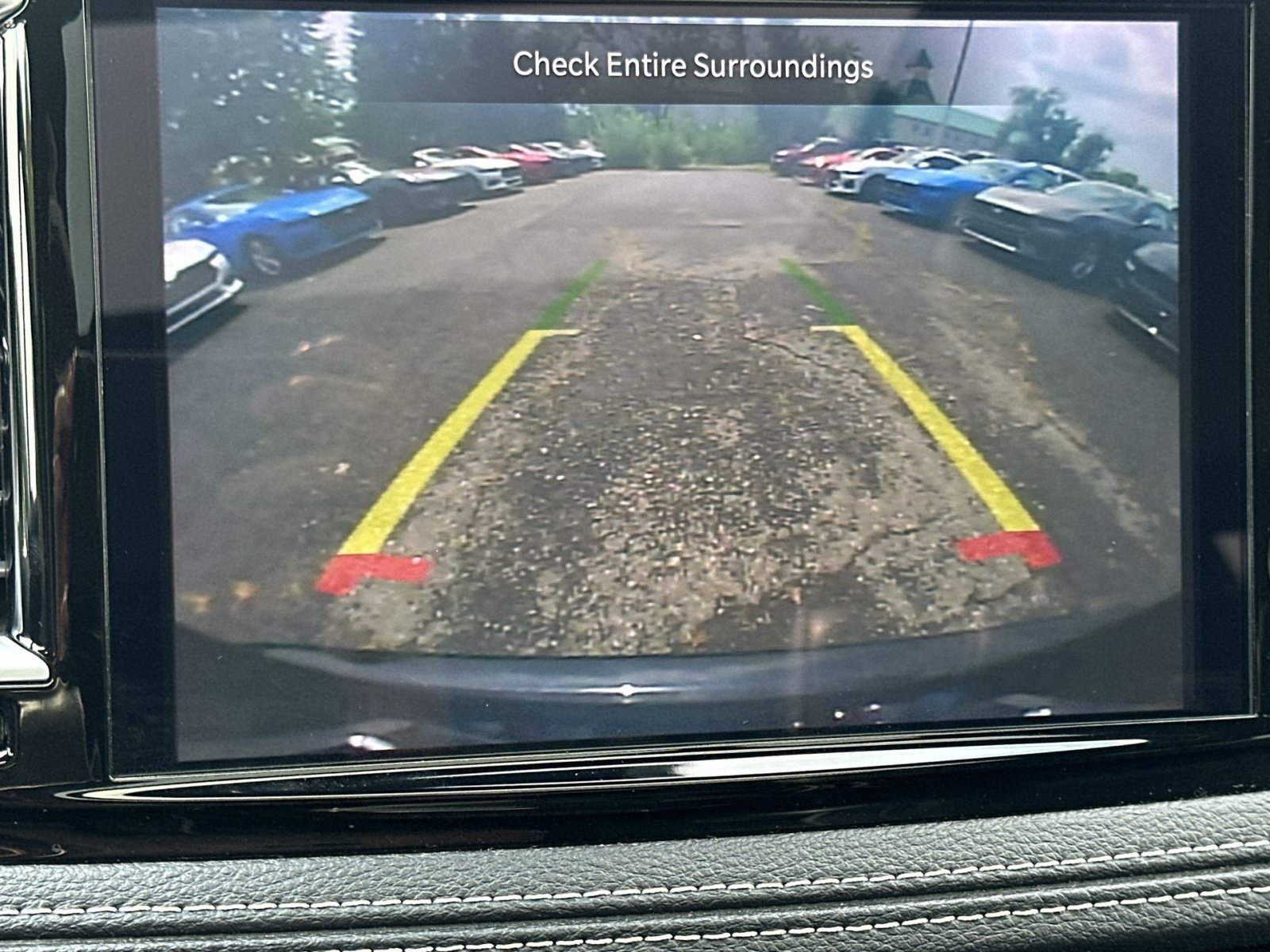Used 2025 Chrysler Pacifica Limited FWD image 27