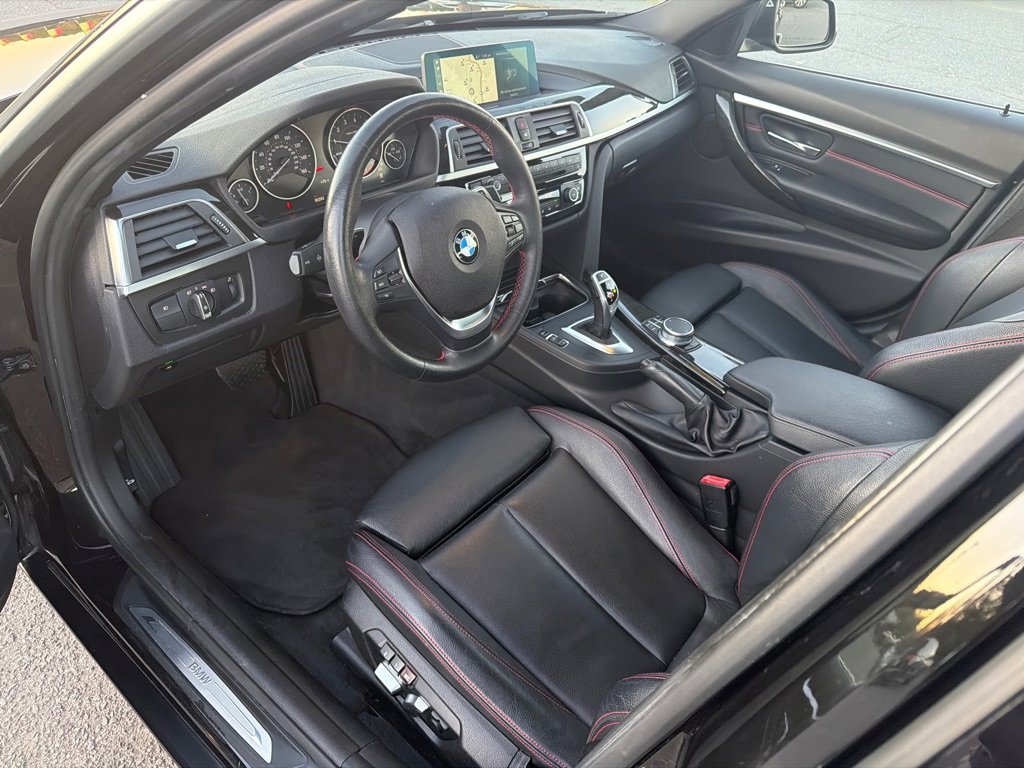 Used 2018 BMW 330i xDrive Sedan image 11