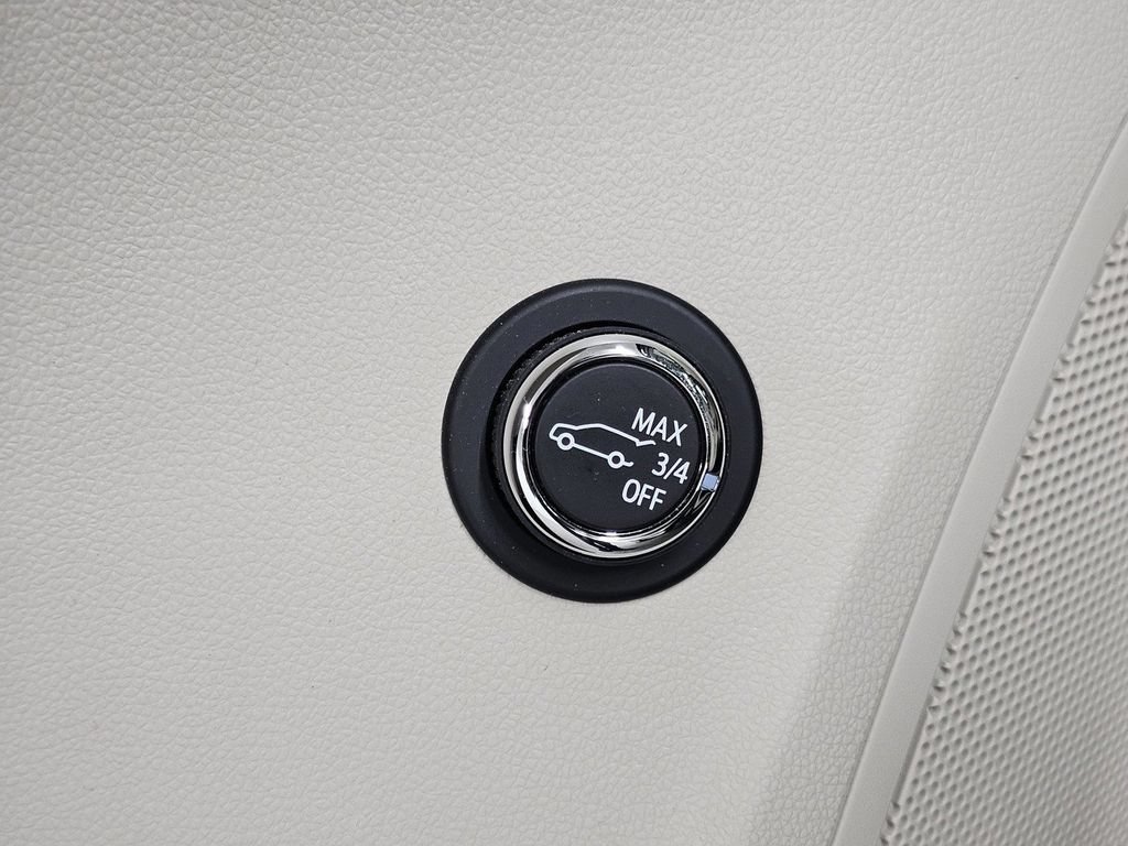 Used 2022 Buick Envision Avenir w/ Premium Seat Package FWD image 39